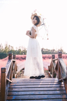 [YITUYU艺图语]2025.11.07 粉黛公园白裙娘 醒醒[31P1.56G]