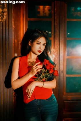 [YITUYU艺图语]2025.10.28 复古港风写真 翻滚芹菜[14P432M]