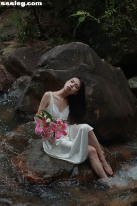 [YITUYU艺图语]2025.11.08 小溪2 华老怪HaLo[17P112M]