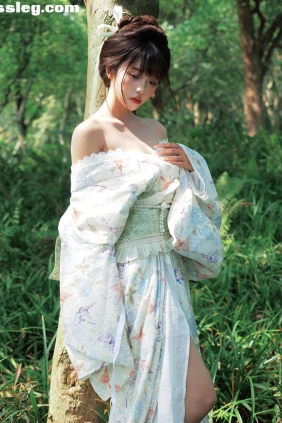 [YITUYU艺图语]2025.05.29 阳光是盛夏的动脉 小欣一一[13P64M]