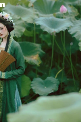 [YITUYU艺图语]2025.09.21 误入藕花 胡南南噢[45P441M]