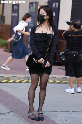 街拍作品 黑色褶皱修身裙[128P3.01G]