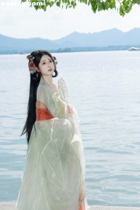 [YITUYU艺图语]2025.07.10 荷花如画 小何[20P381M]