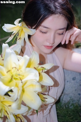 [YITUYU艺图语]2025.10.30 盛开的百合花之夜 芭乐子[43P1.31G]