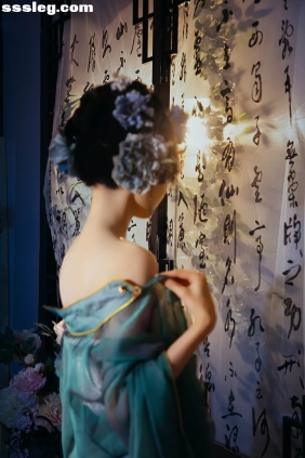 [YITUYU艺图语]2025.07.23 小花神 年年(有鱼版）[20P246M]