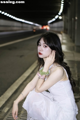 [YITUYU艺图语]2025.08.23 隧道夜景 雪雪2233[15P157M]