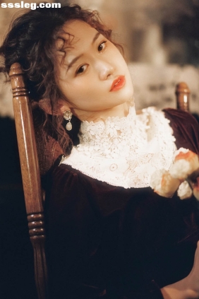 [YITUYU艺图语]2025.09.04 胶片下的油画少女 秋刀鱼[9P49M]