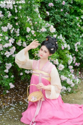 [YITUYU艺图语]2025.08.04 粉色娇嫩你如今几岁了 三七[18P256M]