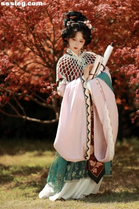 [YITUYU艺图语]2025.05.05 枫叶仕女图 是三七呀[15P203M]