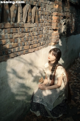 [YITUYU艺图语]2025.10.21 走不出看不破 周任航记得带卡[13P124M]