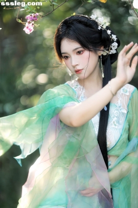 [YITUYU艺图语]2025.10.22 绿野仙踪 知鸢[9P143M]