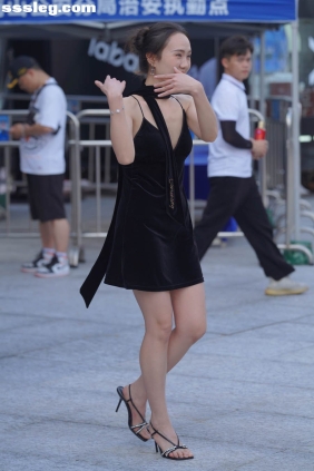 街拍作品 迷人黑色吊带[210P2.53G]