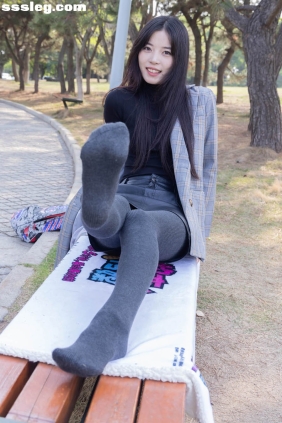 物恋传媒 No.2517 茯苓 连裤袜[210P+1V6.36G]