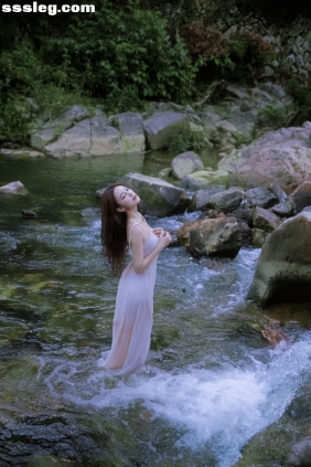 [YITUYU艺图语]2025.08.10 巨石拥仙 溪自流 颖儿YY[32P1.14G]