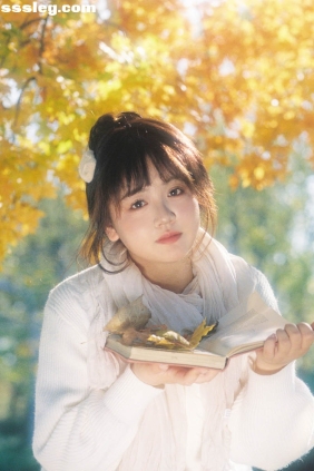 [YITUYU艺图语]2025.11.05 在这个落叶像雪的季节 。[11P111M]