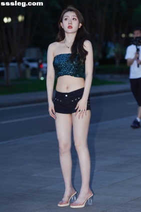 街拍作品 甜美热裤抹胸[114P1.45G]