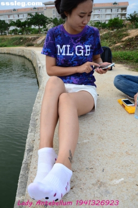 [战前女神]恋足美腿摄影套图091 [79P201M]