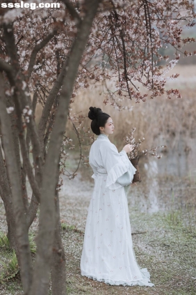 [YITUYU艺图语]2025.05.21 探芳 辞云镜[38P354M]