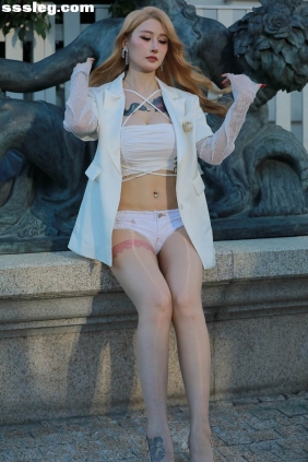 街拍作品 超短热裤亮丝美女[243P2.91G]