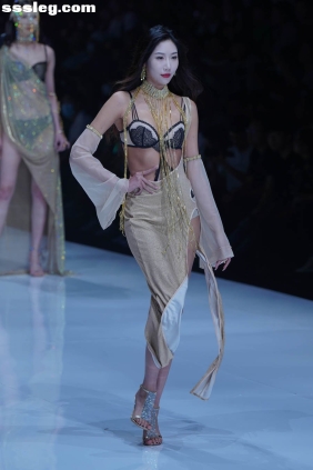 街拍作品 内衣展23 [114P1.77G]