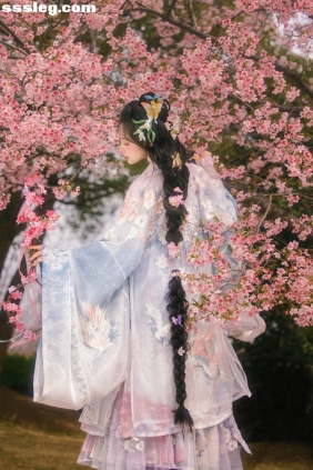 [YITUYU艺图语]2025.03.29 樱花雨 衔鹿[18P483M]