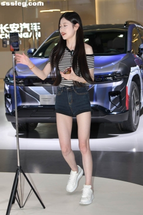 街拍作品 牛仔短裤直播小姐姐[45P1.18G]