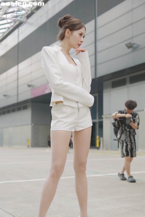 THEBEAUTY 2024深圳粤港澳大湾区车展车模随拍 137 [1V428M]