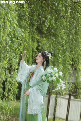 [YITUYU艺图语]2025.09.23 杨柳依依 喵小喵[13P114M]