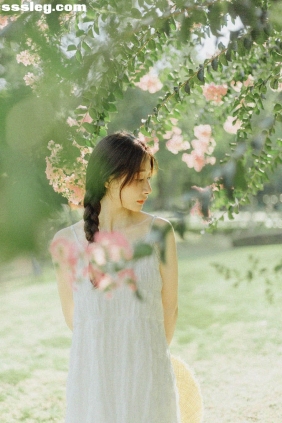 [YITUYU艺图语]2025.04.30 紫藤花开 十二[48P1.24G]