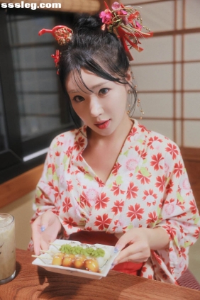 [SWEETBOX] COCO Nijimori[70P+2V2.94G]