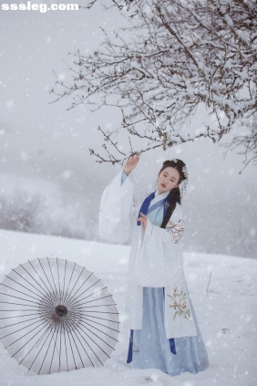 [YITUYU艺图语]2025.05.18 暮烟 -芝月-[19P194M]