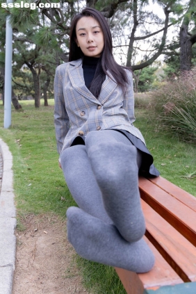 物恋传媒 No.2559 岚岚 厚灰丝[255P+1V7.78G]