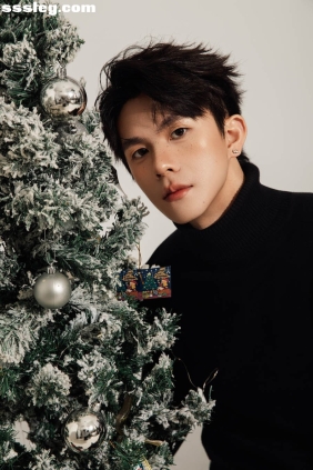 [YITUYU艺图语]2025.11.12 黑调圣诞 言弟弟[29P369M]