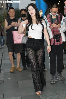 街拍作品 黑色蕾丝透视裤[76P1.69G]