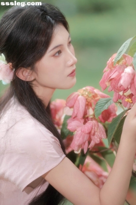 [YITUYU艺图语]2025.10.27 淡极生艳原来说的是这种感觉 禾里雪...