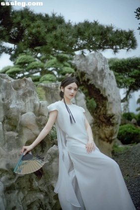 [YITUYU艺图语]2025.08.16 白裙映园锦鲤伴仙踪 雨文[32P1.25G]