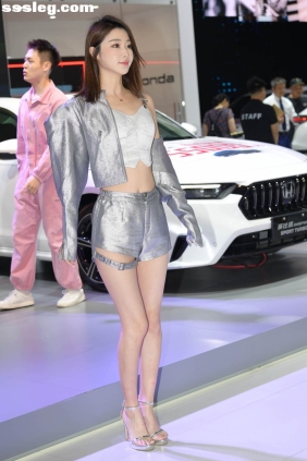 街拍作品 银色短裤[83P1.97G]