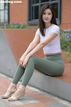 一只麋鹿摄影作品 长颈鹿也会哭吗[929P19.3G]