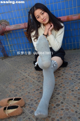 织梦行影 天台灰色高筒袜[127P521M]