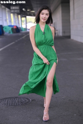 街拍作品 果绿色长裙[97P2.30G]