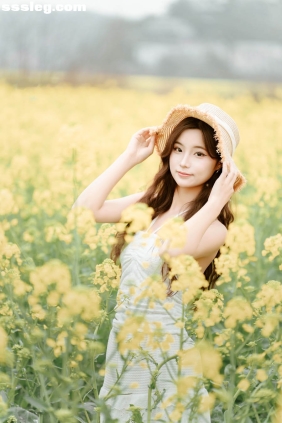 [YITUYU艺图语]2025.03.31 油菜花田 什么时候养小狗[29P303M]