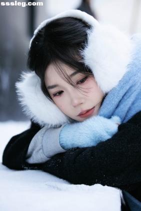 [YITUYU艺图语]2025.11.20 冬日雪景 岛南柑丘[28P270M]