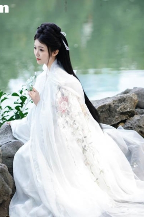 [YITUYU艺图语]2025.06.22 清光 梓榆喝点甜的呀[14P235M]