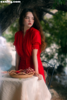 [YITUYU艺图语]2025.06.06 假日红裙 肉肉馅团子[17P182M]