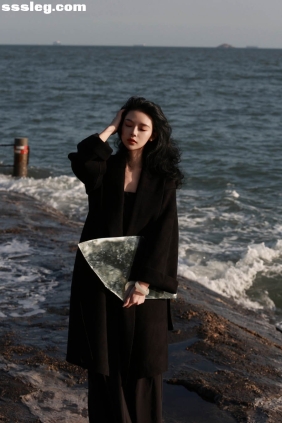 [YITUYU艺图语]2025.11.06 海的诗 华老怪HaLo[18P93M]