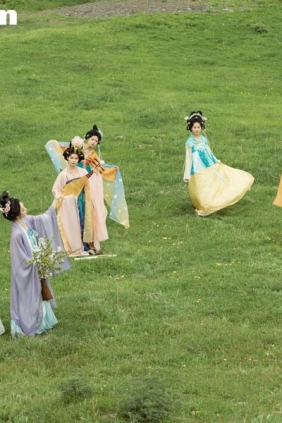 [YITUYU艺图语]2025.07.10 端午山行 佚名[70P914M]