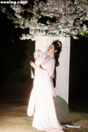 [YITUYU艺图语]2025.08.08 神仙图 叶子[16P231M]