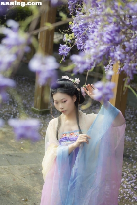 [YITUYU艺图语]2025.08.03 紫藤花 池白浔[22P214M]