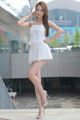 街拍作品 小桂圆白裙美腿[161P2.79G]