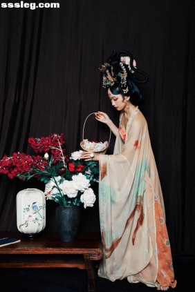 [YITUYU艺图语]2025.07.30 富贵花 年年(有鱼版）[24P347M]